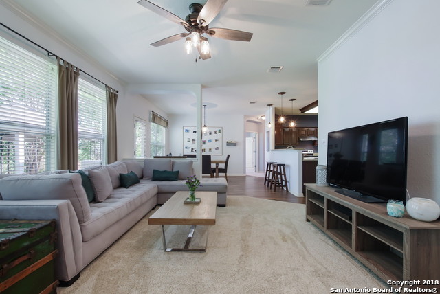 Image 7 of 25 For 427 Neches  