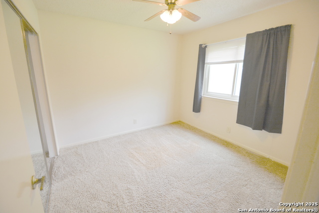 Listing photo id 8 for 5759 Spring Watch