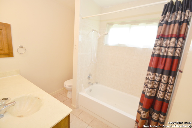 Listing photo id 9 for 5759 Spring Watch