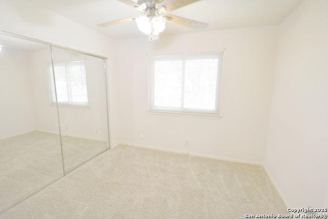 Listing photo id 10 for 5759 Spring Watch