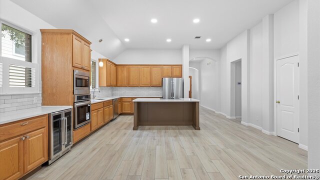 Listing photo id 10 for 521 Faulkner