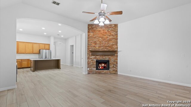 Listing photo id 15 for 521 Faulkner