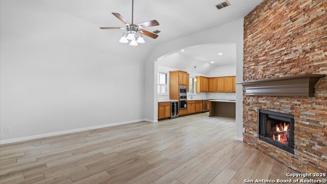 Listing photo id 16 for 521 Faulkner