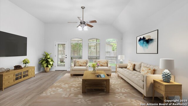 Listing photo id 17 for 521 Faulkner
