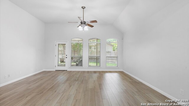 Listing photo id 18 for 521 Faulkner