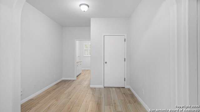 Listing photo id 26 for 521 Faulkner
