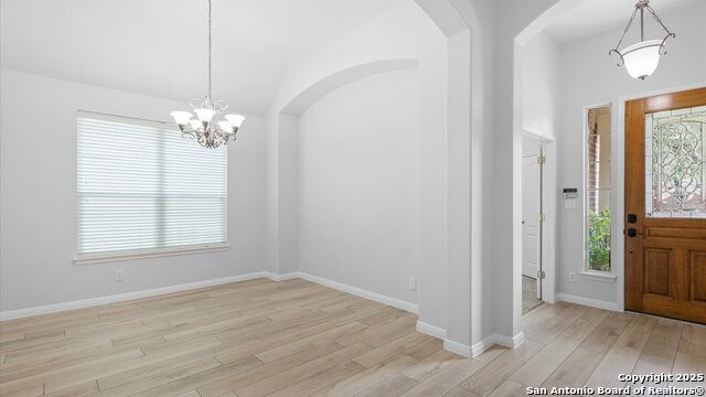 Listing photo id 5 for 521 Faulkner