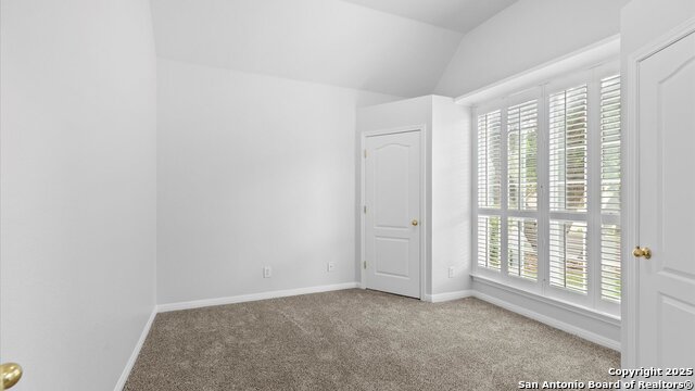 Listing photo id 7 for 521 Faulkner