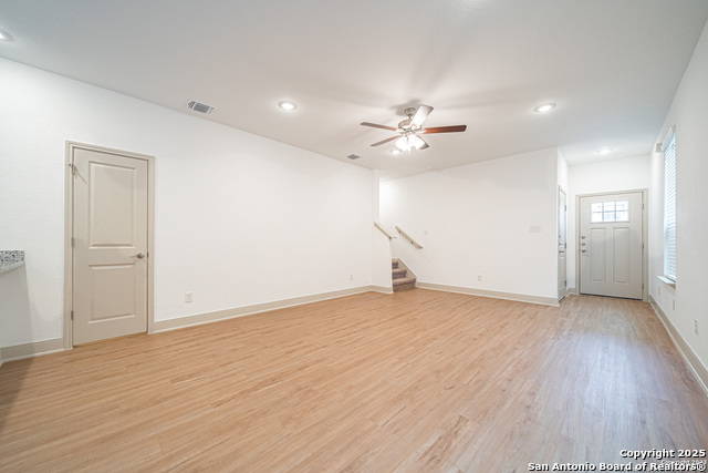 Image 4 of 15 For 2527 Lynwood Bend