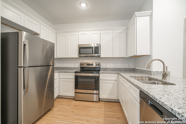 Image 5 of 15 For 2527 Lynwood Bend