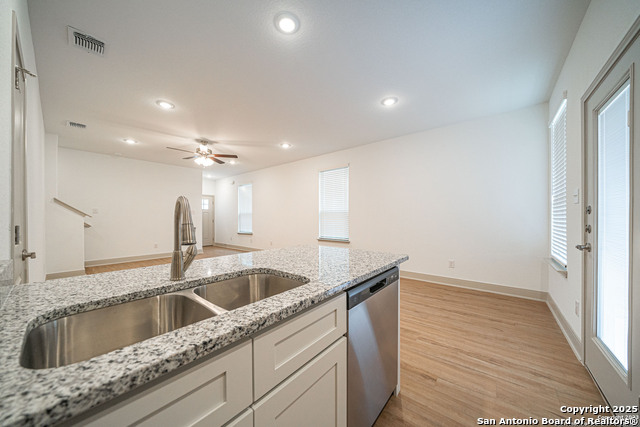 Image 6 of 15 For 2527 Lynwood Bend