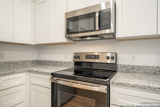 Image 7 of 15 For 2527 Lynwood Bend