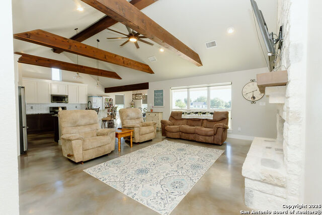 Listing photo id 1 for 277 Brown Saddle