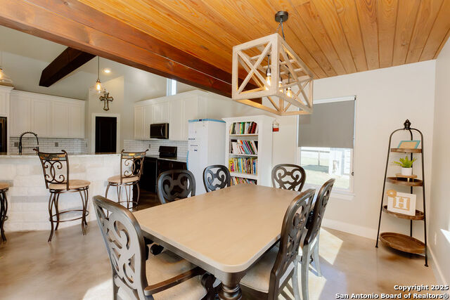 Listing photo id 7 for 277 Brown Saddle