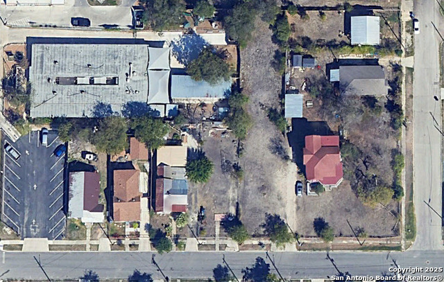 Image 4 of 4 For 1019 Crockett St E