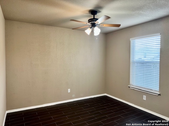 Listing photo id 13 for 6527 Candleview