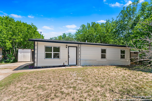 Image 3 of 17 For 373 Kenmar Dr.