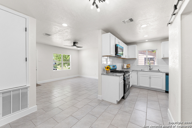 Image 8 of 17 For 373 Kenmar Dr.
