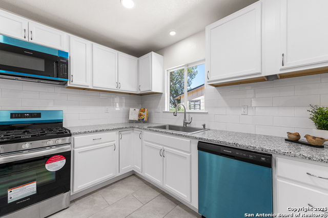 Image 9 of 17 For 373 Kenmar Dr.
