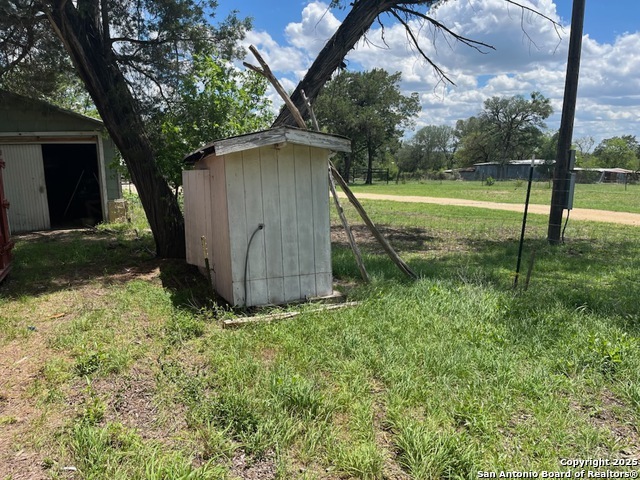 Image 4 of 17 For 1379 Cedar Elm