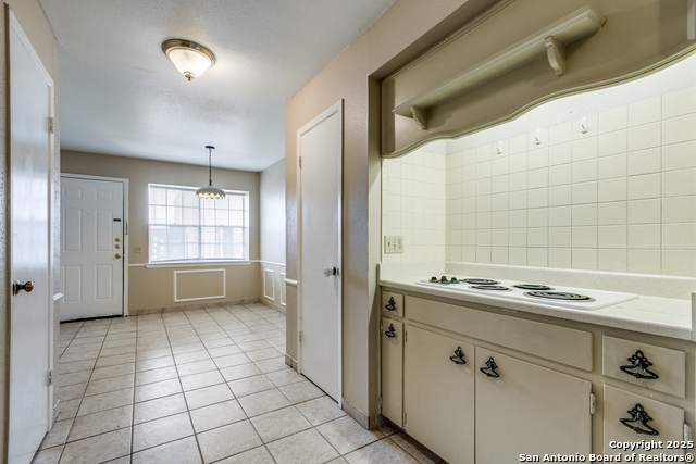 Image 14 of 25 For 7500 Callaghan  Apt 2