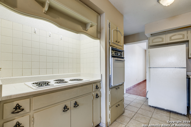 Image 15 of 25 For 7500 Callaghan  Apt 2