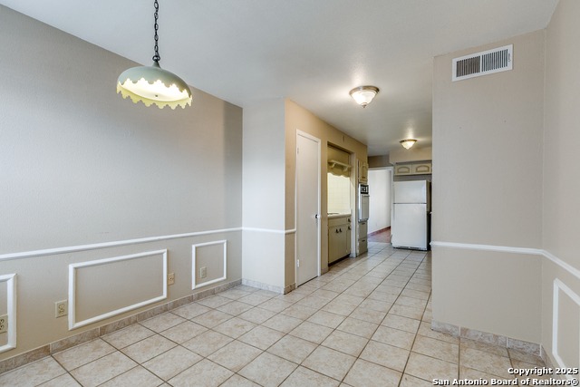 Image 9 of 25 For 7500 Callaghan  Apt 2