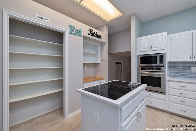 Image 11 of 25 For 9231 Saint Ives