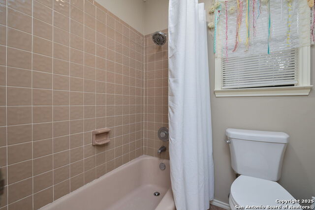 Image 19 of 25 For 9231 Saint Ives