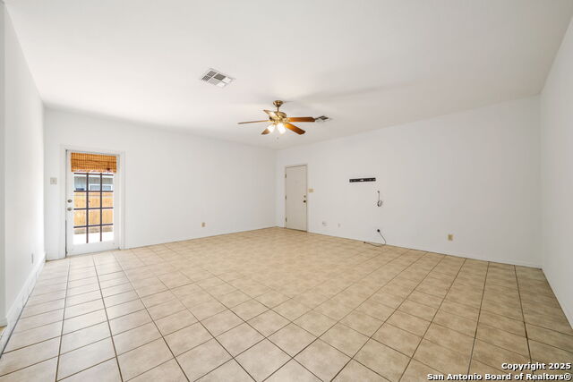 Listing photo id 12 for 12138 Lemon Blossom W