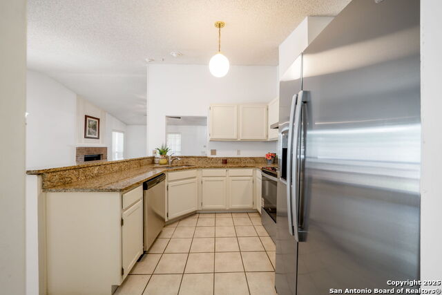 Listing photo id 7 for 12138 Lemon Blossom W