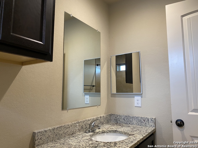 Image 18 of 32 For 6606 Mia Way  102