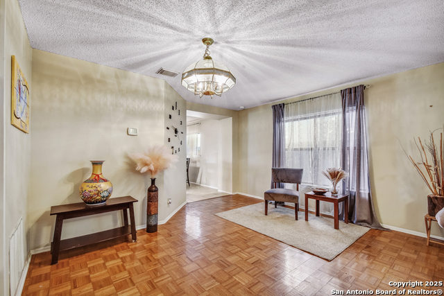 Listing photo id 9 for 14218 Fairwayhill