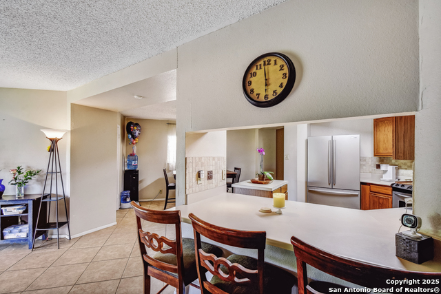 Listing photo id 11 for 14218 Fairwayhill