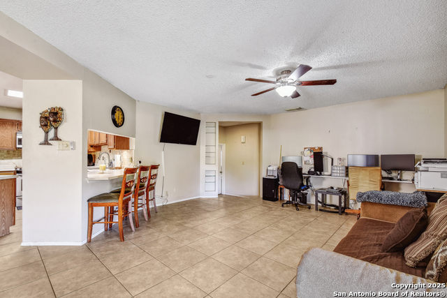 Listing photo id 13 for 14218 Fairwayhill