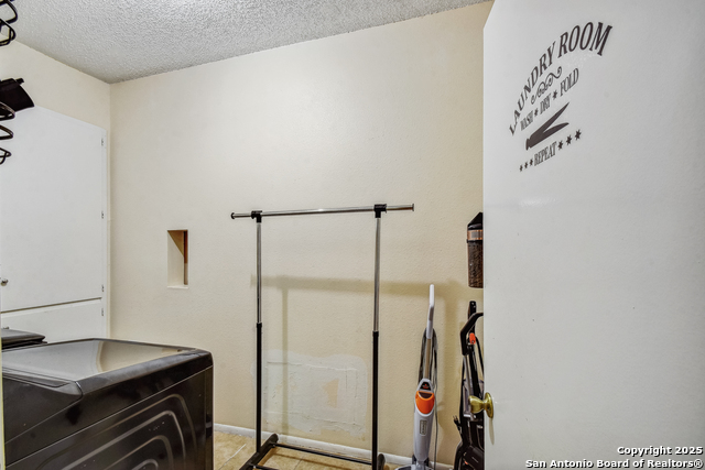 Listing photo id 23 for 14218 Fairwayhill