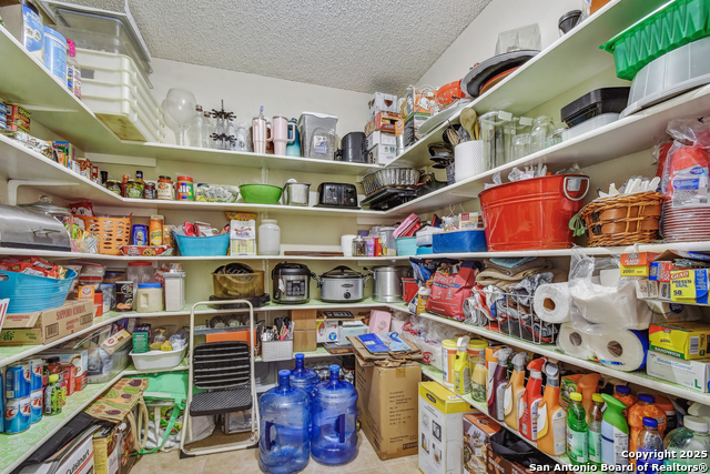 Listing photo id 24 for 14218 Fairwayhill