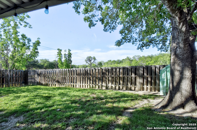 Listing photo id 26 for 14218 Fairwayhill