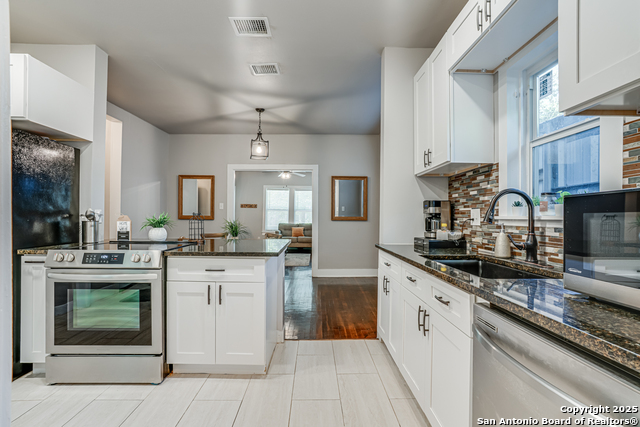 Image 12 of 29 For 719 Elsmere W