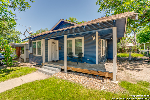 Image 2 of 29 For 719 Elsmere W