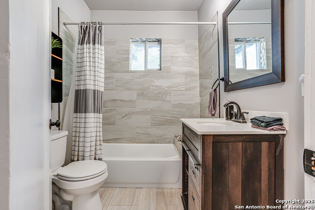 Image 21 of 29 For 719 Elsmere W