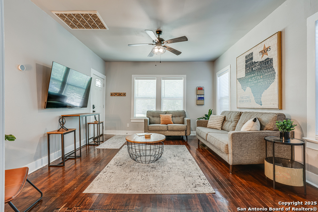 Image 7 of 29 For 719 Elsmere W
