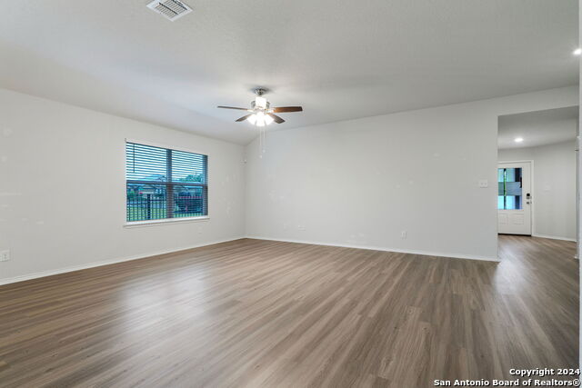 Listing photo id 9 for 3420 Copper Willow