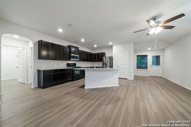 Listing photo id 10 for 3420 Copper Willow