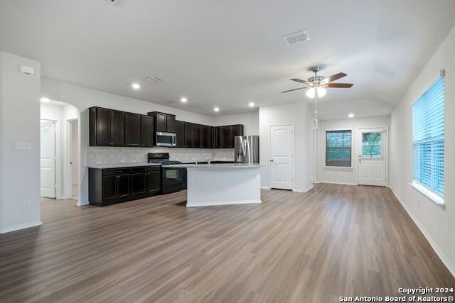 Listing photo id 15 for 3420 Copper Willow
