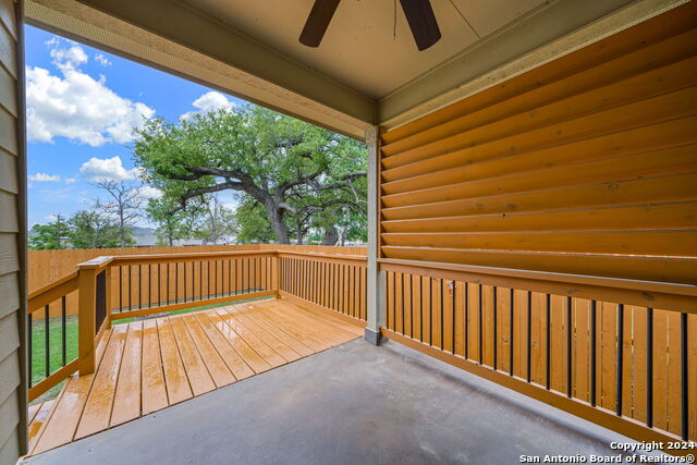 Listing photo id 27 for 3420 Copper Willow