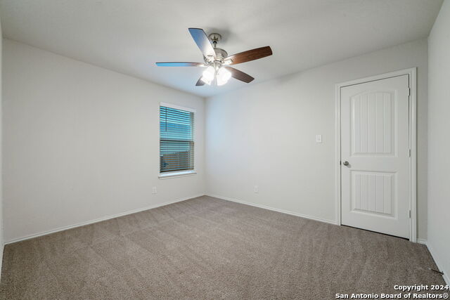 Listing photo id 2 for 3420 Copper Willow