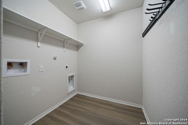 Listing photo id 3 for 3420 Copper Willow