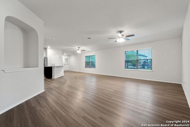 Listing photo id 5 for 3420 Copper Willow
