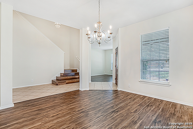 Image 10 of 39 For 526 Parkmont Ct